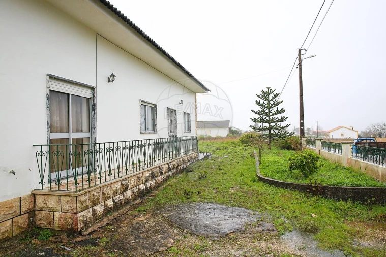 Moradia T3 para Venda em Ventosa Foto 48