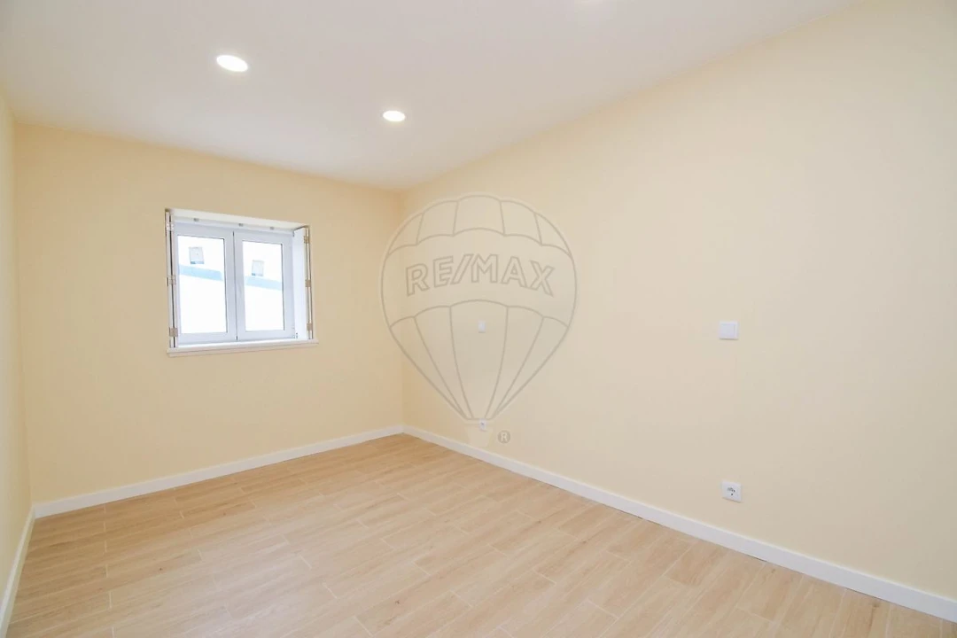 Moradia T3 para Venda em Santa Maria e São Miguel, São Martinho, São Pedro Penaferrim Foto 17