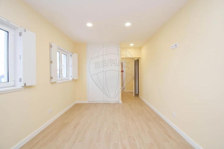 Moradia T3 para Venda em Santa Maria e São Miguel, São Martinho, São Pedro Penaferrim Foto 7