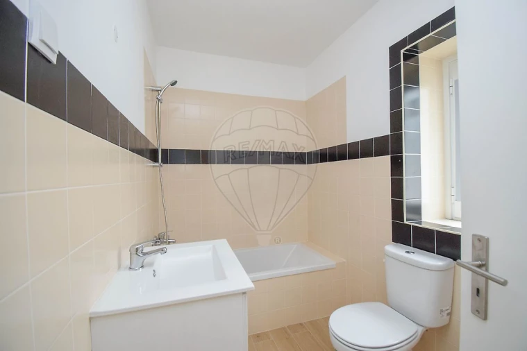 Moradia T3 para Venda em Santa Maria e São Miguel, São Martinho, São Pedro Penaferrim Foto 27