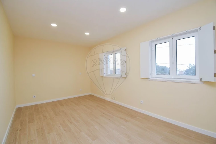 Moradia T3 para Venda em Santa Maria e São Miguel, São Martinho, São Pedro Penaferrim Foto 9