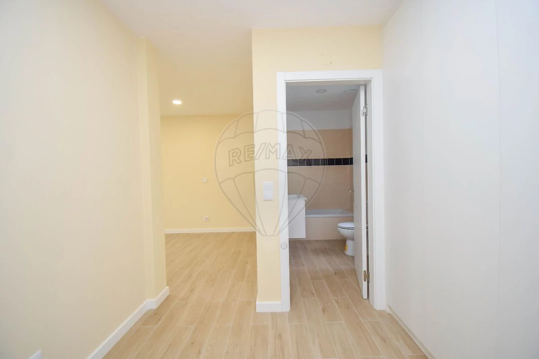 Moradia T3 para Venda em Santa Maria e São Miguel, São Martinho, São Pedro Penaferrim Foto 25