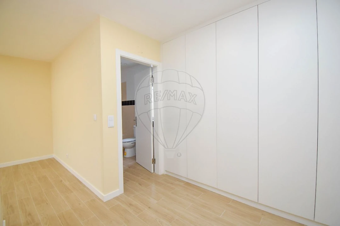 Moradia T3 para Venda em Santa Maria e São Miguel, São Martinho, São Pedro Penaferrim Foto 24