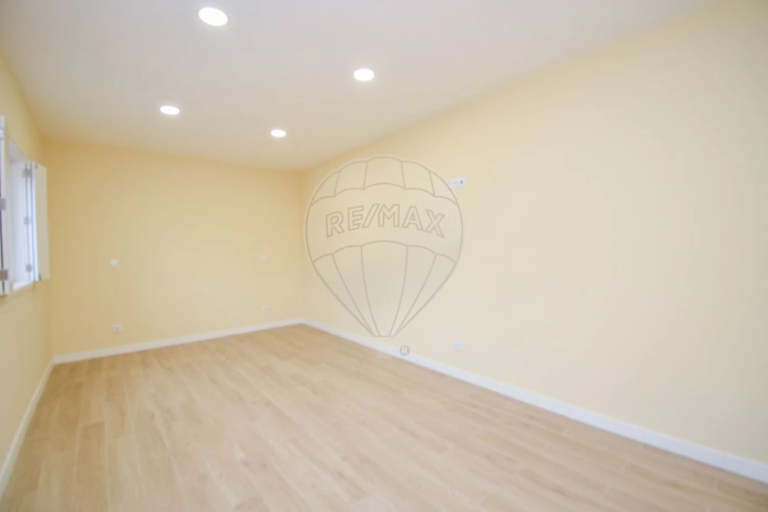 Moradia T3 para Venda em Santa Maria e São Miguel, São Martinho, São Pedro Penaferrim Foto 18