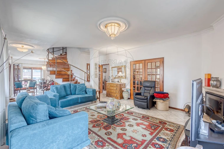 Moradia T4 para Venda em Cidade da Maia Foto 9