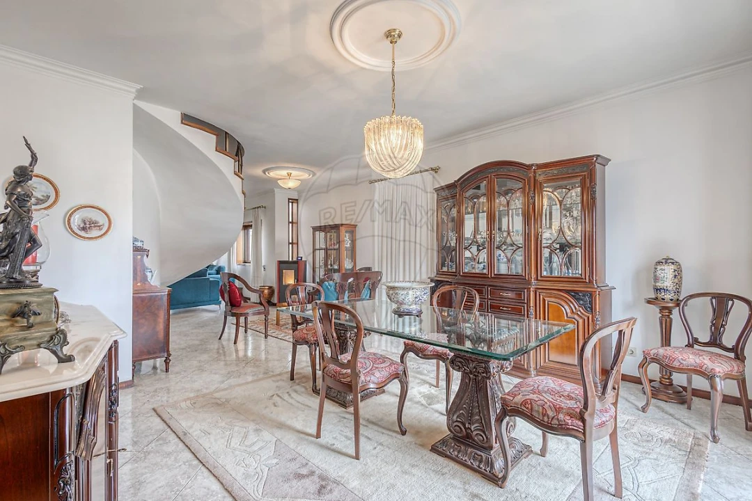 Moradia T4 para Venda em Cidade da Maia Foto 10