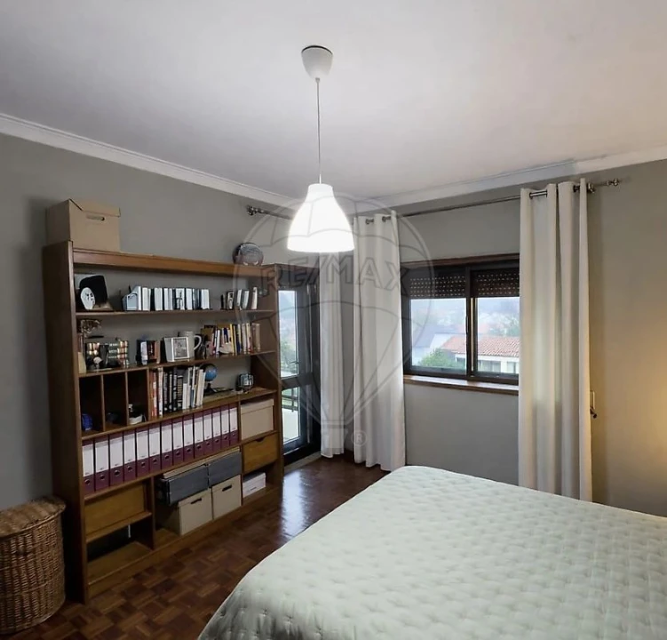 Moradia T4 para Venda em Castêlo da Maia Foto 10