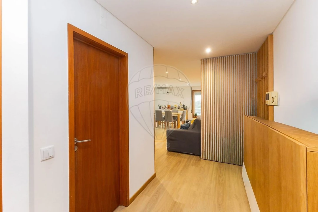 Apartamento T3 para Venda em Moreira Foto 2