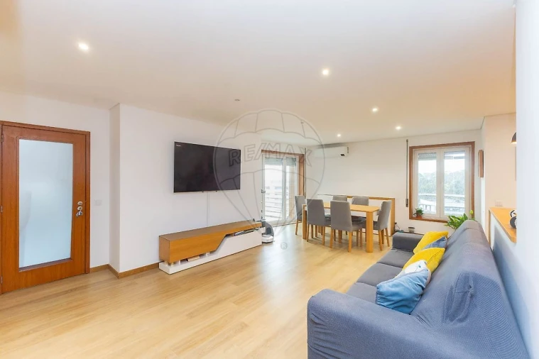 Apartamento T3 para Venda em Moreira Foto 1