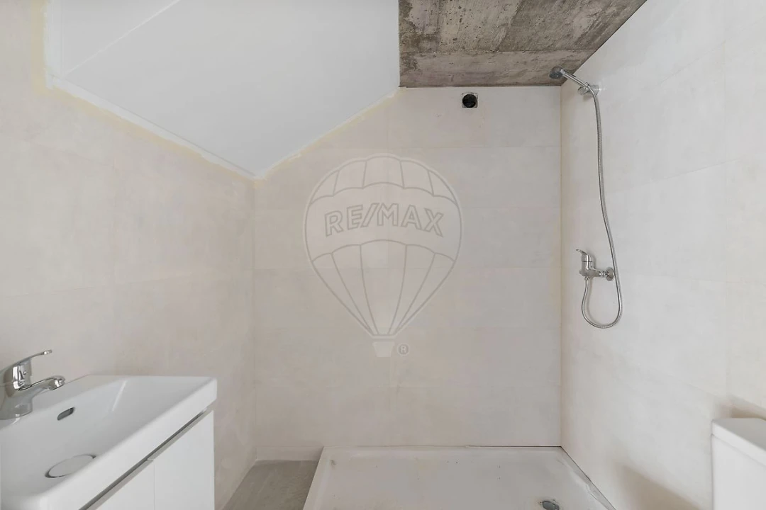 Moradia T3 para Venda em São Domingos de Rana Foto 41