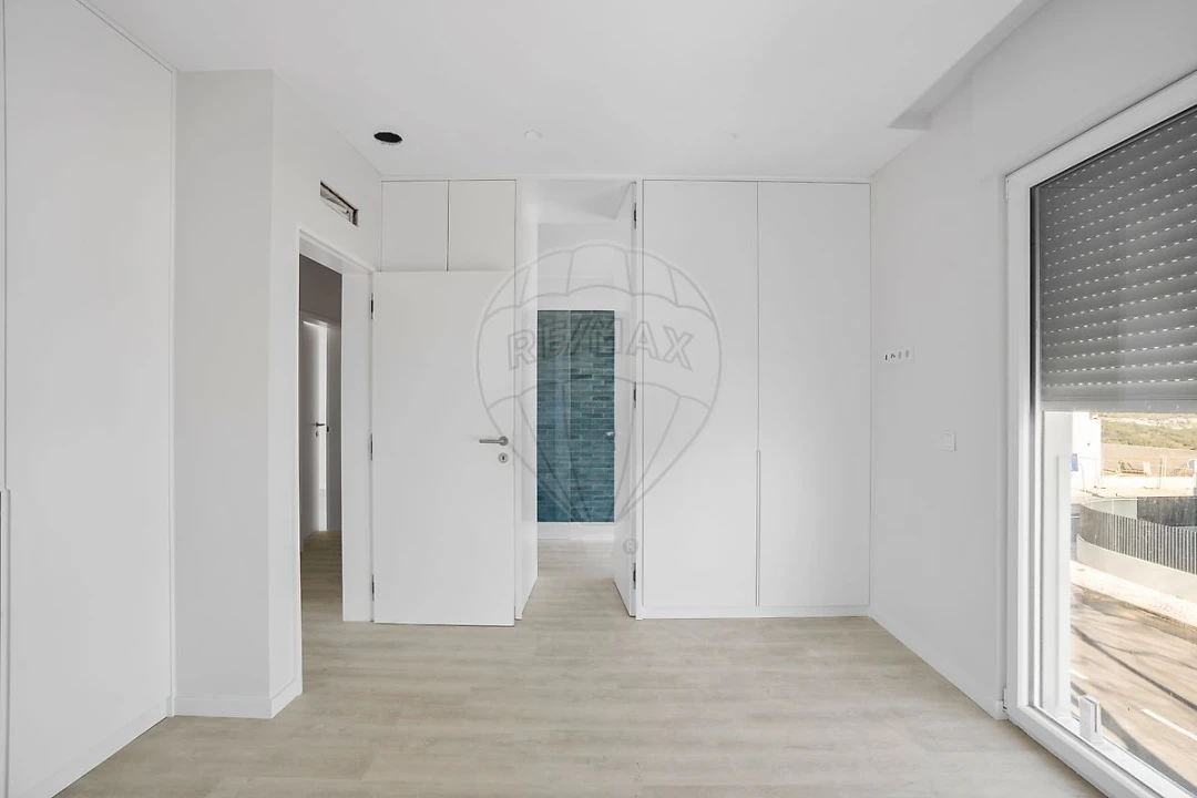 Moradia T3 para Venda em São Domingos de Rana Foto 33