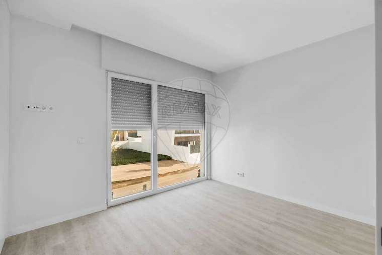 Moradia T3 para Venda em São Domingos de Rana Foto 34