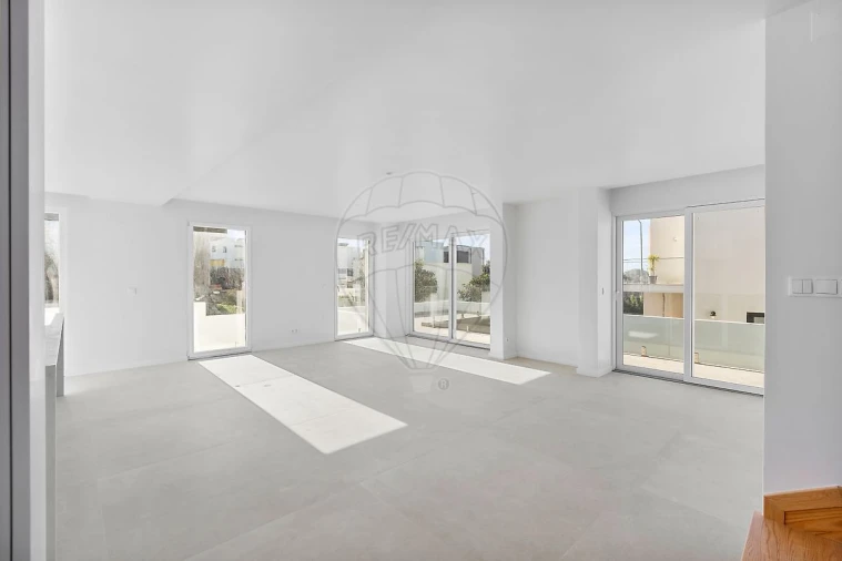 Moradia T3 para Venda em São Domingos de Rana Foto 7