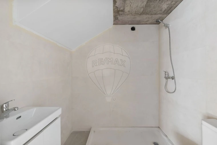 Moradia T3 para Venda em São Domingos de Rana Foto 41