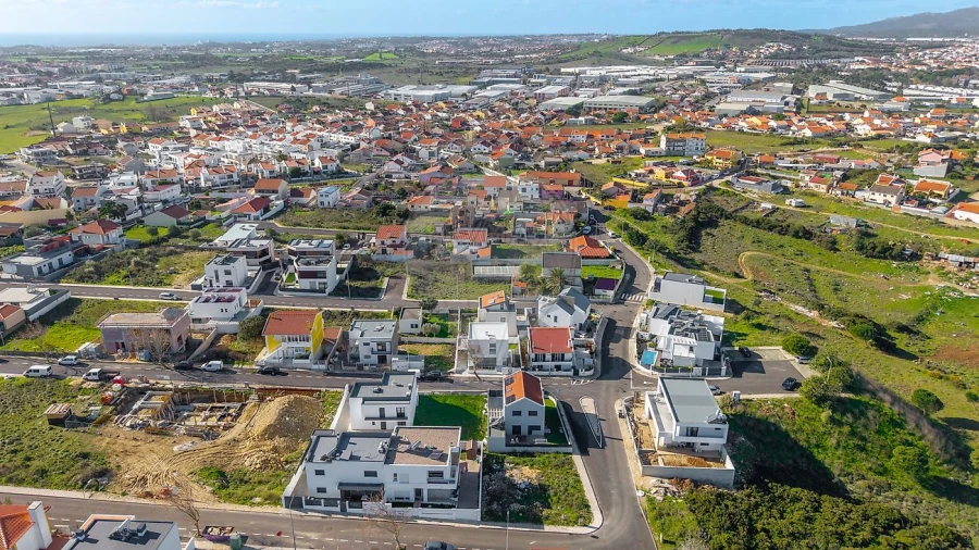 Moradia T3 para Venda em São Domingos de Rana Foto 43