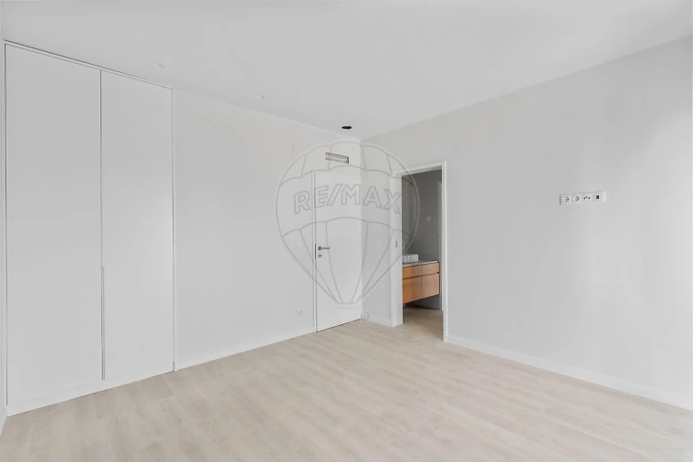 Moradia T3 para Venda em São Domingos de Rana Foto 23