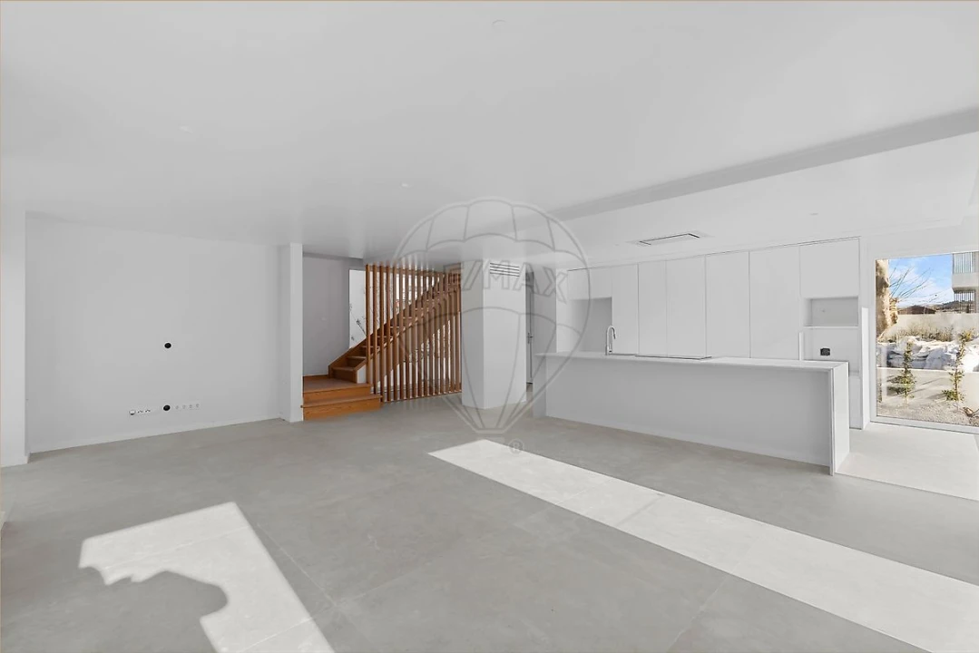 Moradia T3 para Venda em São Domingos de Rana Foto 13