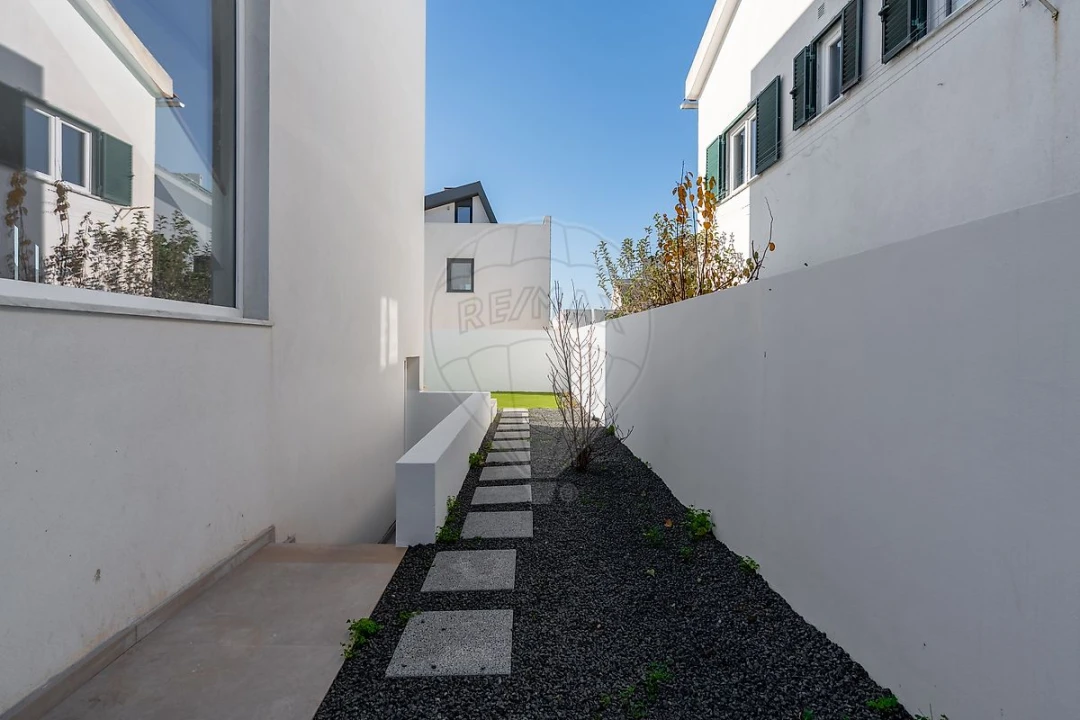 Moradia T3 para Venda em São Domingos de Rana Foto 5