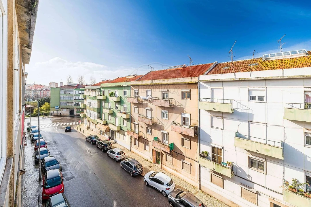 Apartamento T2 para Venda em Falagueira-Venda Nova Foto 18