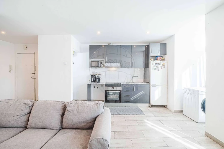 Apartamento T2 para Venda em Falagueira-Venda Nova Foto 3