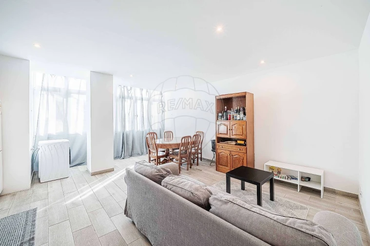 Apartamento T2 para Venda em Falagueira-Venda Nova Foto 8