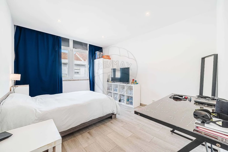 Apartamento T2 para Venda em Falagueira-Venda Nova Foto 12