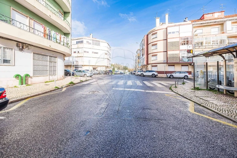 Apartamento T2 para Venda em Falagueira-Venda Nova Foto 20