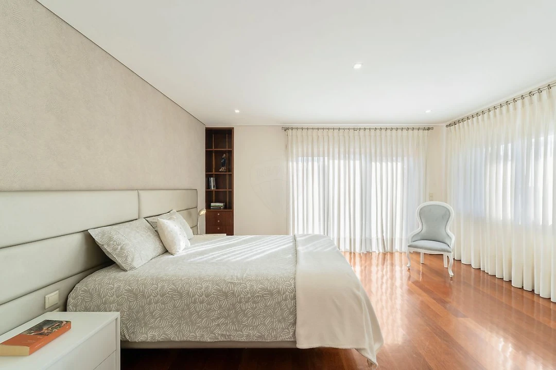 Moradia T4 para Venda em Mindelo Foto 1