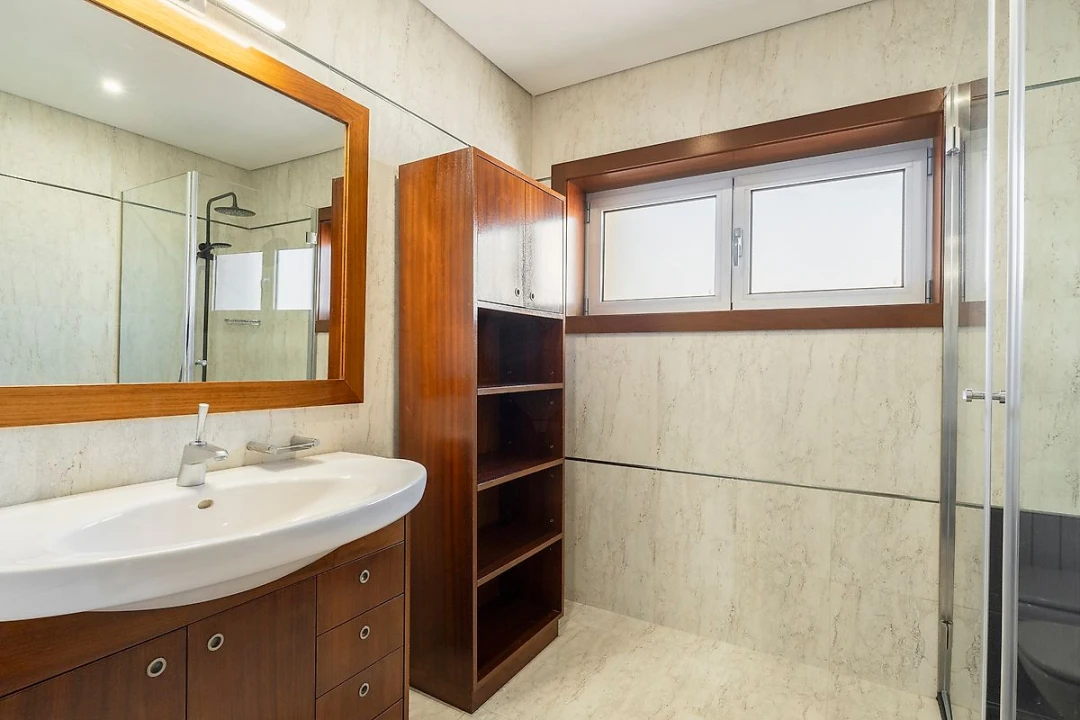 Moradia T4 para Venda em Mindelo Foto 23