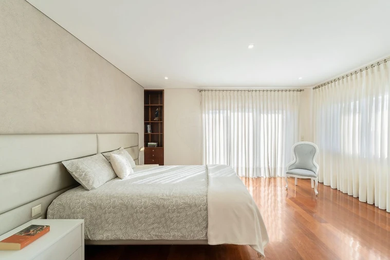 Moradia T4 para Venda em Mindelo Foto 1