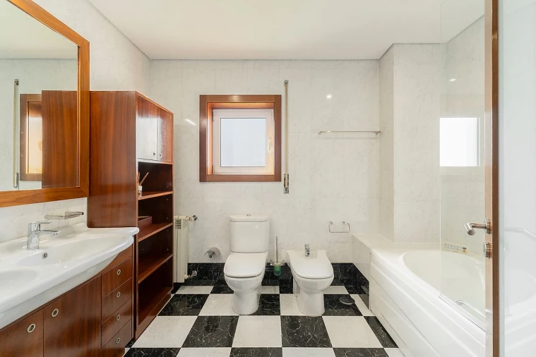 Moradia T4 para Venda em Mindelo Foto 25