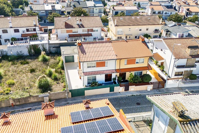 Moradia T3 para Venda em Vila Nova da Telha Foto 30