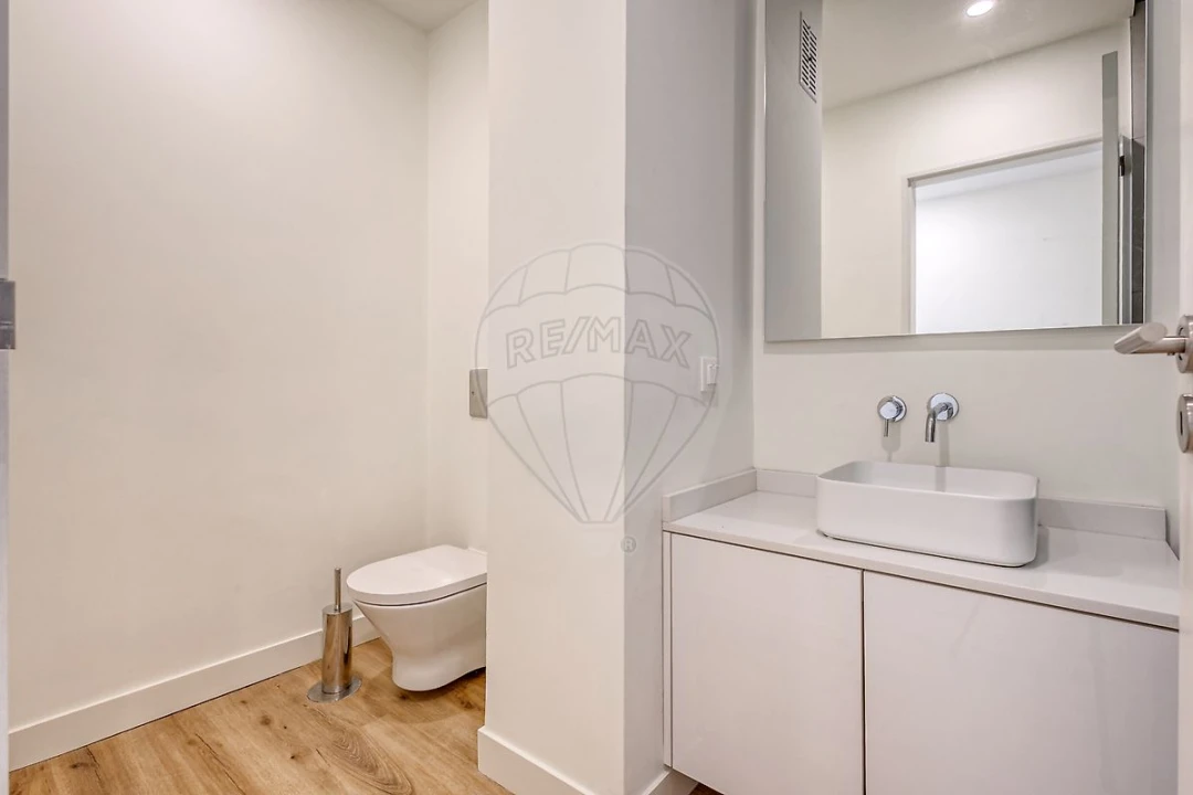 Apartamento T4 para Arrendamento em Aldoar, Foz do Douro e Nevogilde Foto 8