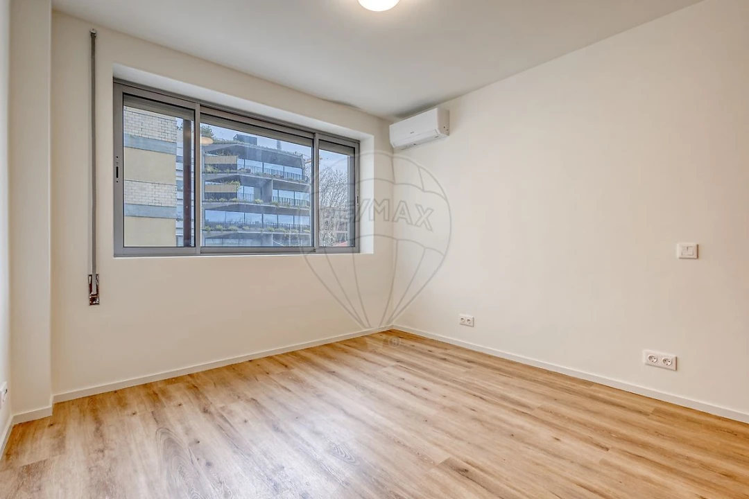 Apartamento T4 para Arrendamento em Aldoar, Foz do Douro e Nevogilde Foto 13