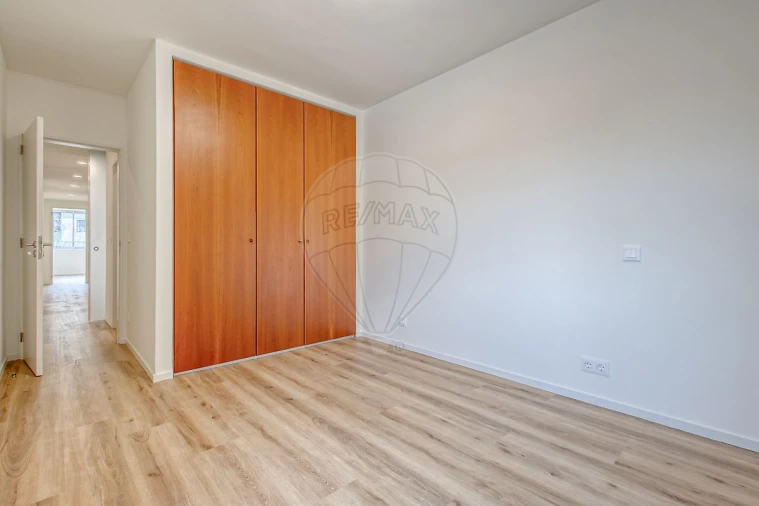 Apartamento T4 para Arrendamento em Aldoar, Foz do Douro e Nevogilde Foto 17