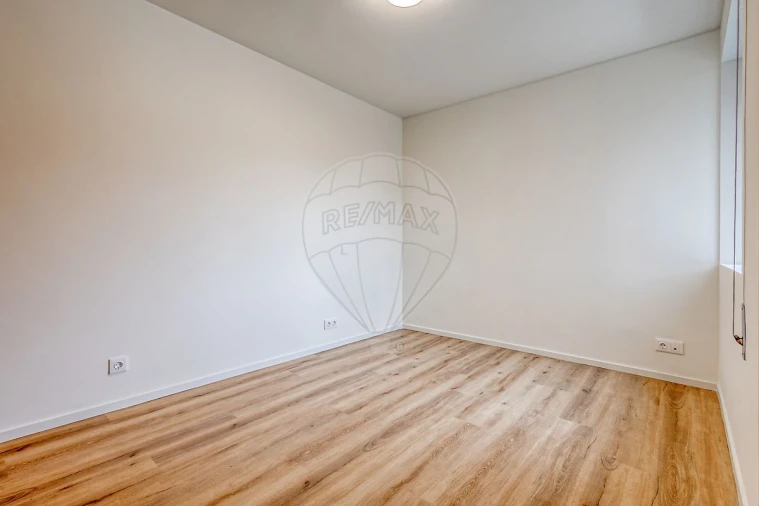 Apartamento T4 para Arrendamento em Aldoar, Foz do Douro e Nevogilde Foto 16