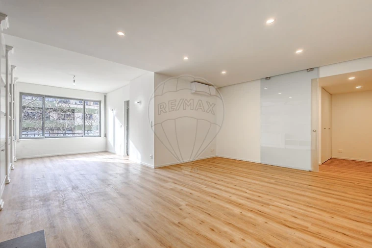 Apartamento T4 para Arrendamento em Aldoar, Foz do Douro e Nevogilde Foto 3