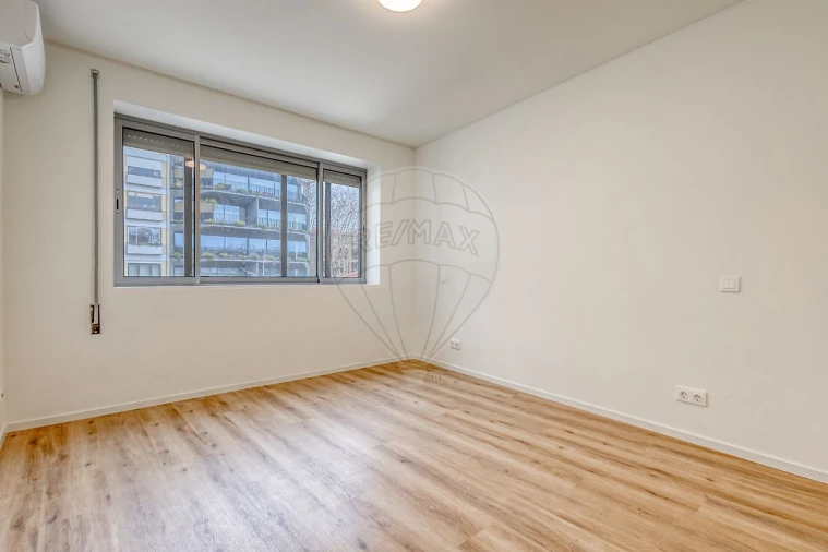 Apartamento T4 para Arrendamento em Aldoar, Foz do Douro e Nevogilde Foto 21