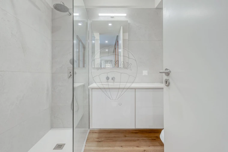 Apartamento T4 para Arrendamento em Aldoar, Foz do Douro e Nevogilde Foto 19