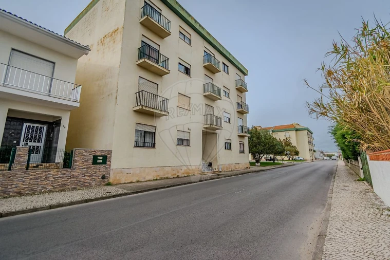 Apartamento T3 para Venda em Cartaxo e Vale da Pinta Foto 2