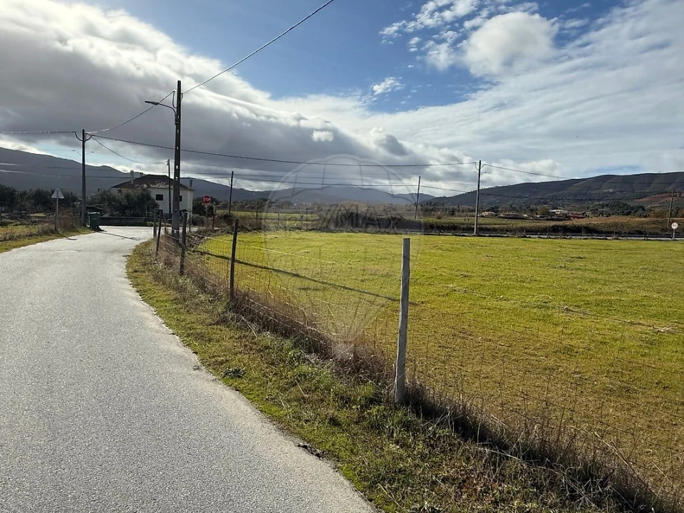Terreno para Venda em Telhado Foto 9