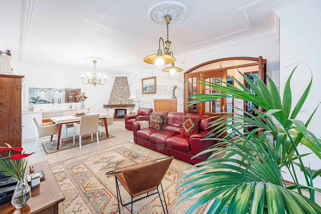 Moradia T4 para Venda em Algueirão-Mem Martins Foto 1