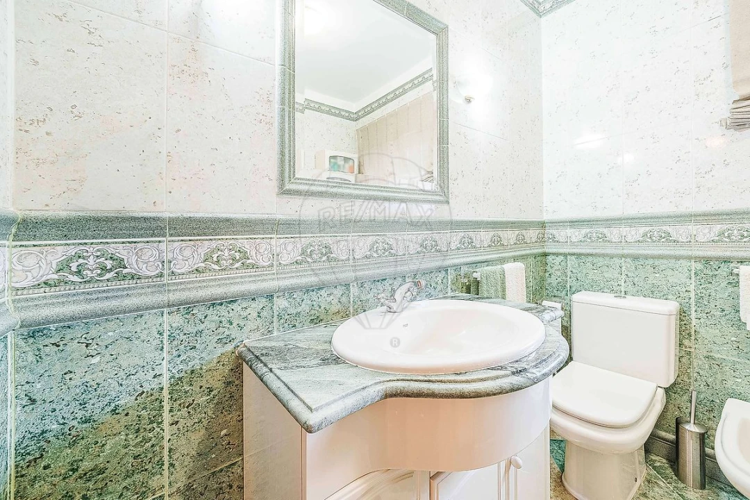 Moradia T4 para Venda em Algueirão-Mem Martins Foto 17