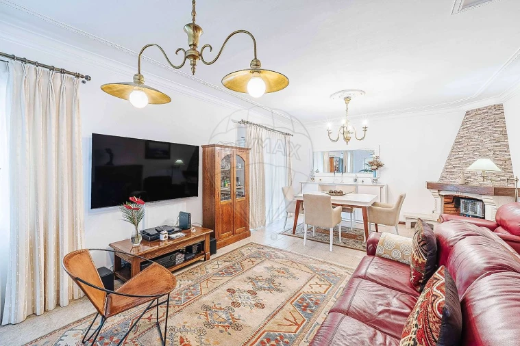 Moradia T4 para Venda em Algueirão-Mem Martins Foto 2