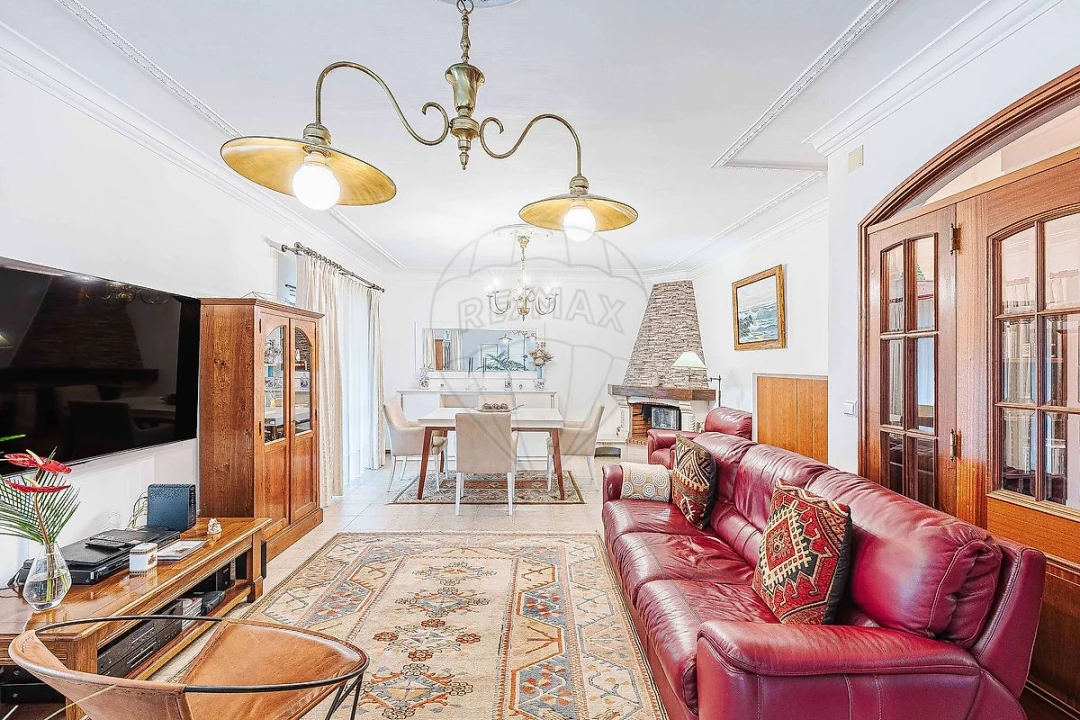 Moradia T4 para Venda em Algueirão-Mem Martins Foto 4