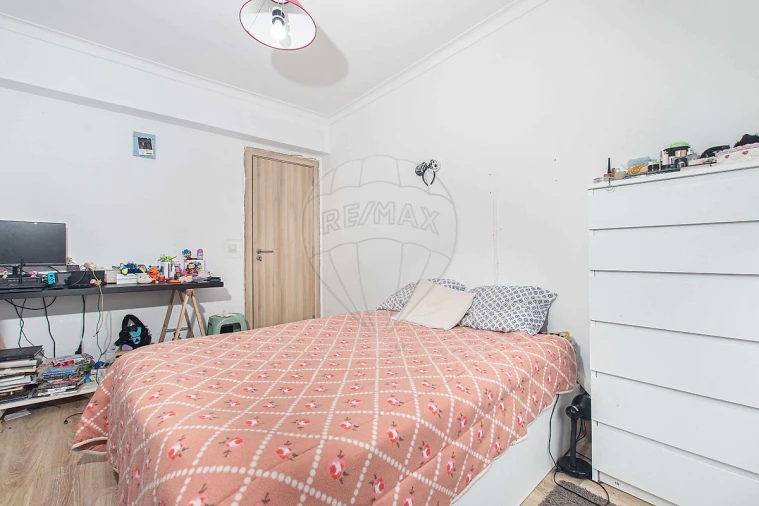 Apartamento T2 para Venda em Vila Franca de Xira Foto 9