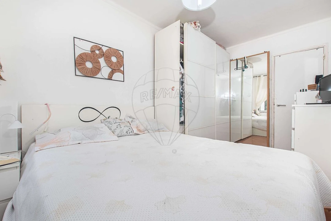 Apartamento T4 para Venda em Agualva e Mira-Sintra Foto 17