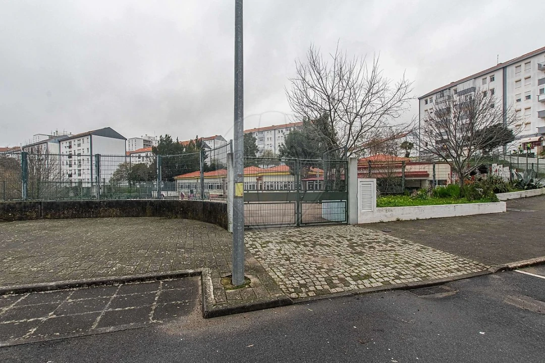 Apartamento T4 para Venda em Agualva e Mira-Sintra Foto 2