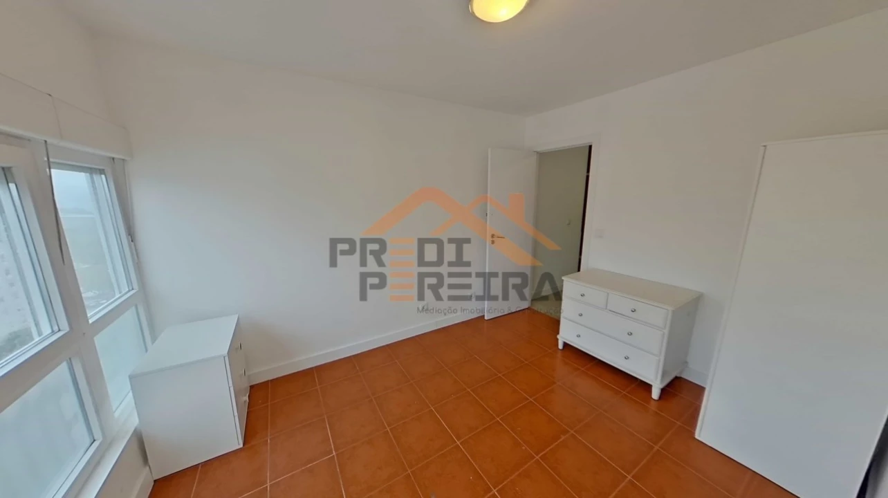 Apartamento T3 para Venda em Santo António dos Cavaleiros e Frielas Foto 9