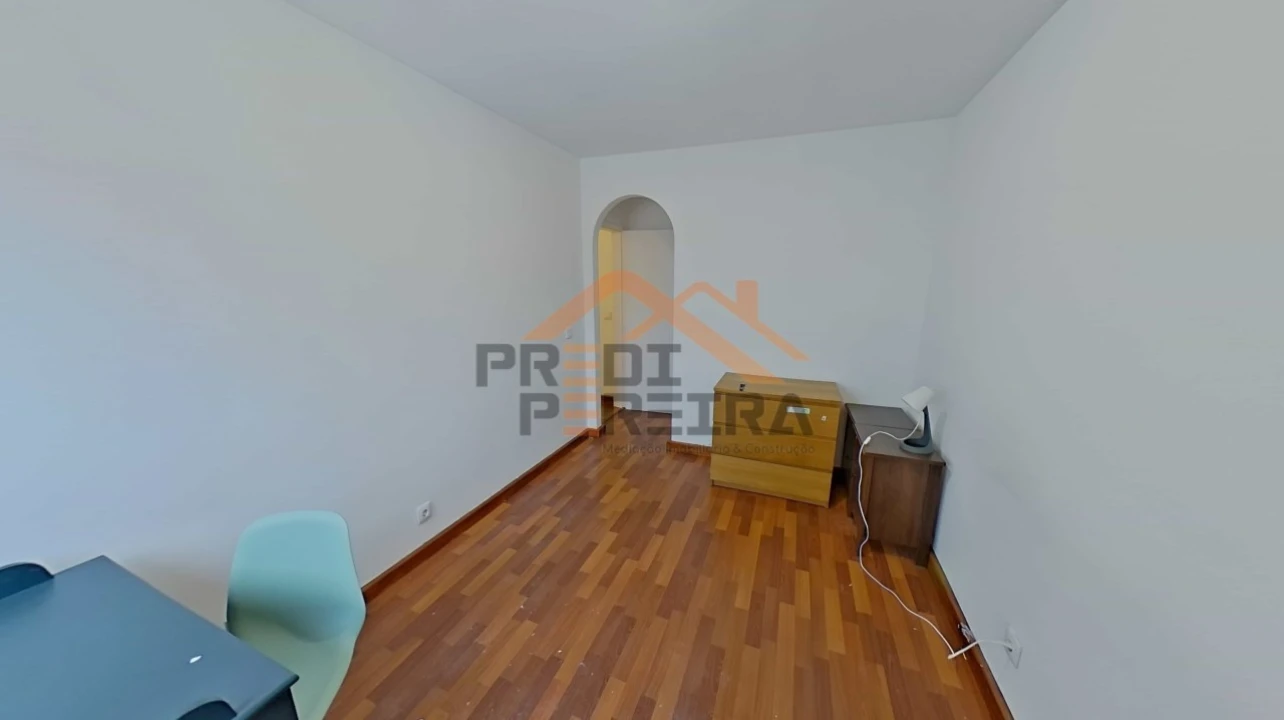 Apartamento T3 para Venda em Santo António dos Cavaleiros e Frielas Foto 20